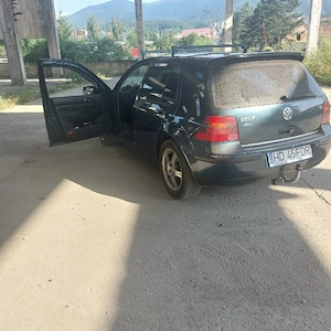 vand golf 4, 1,6 benzina,an 2003 perfect functionala - imagine 3