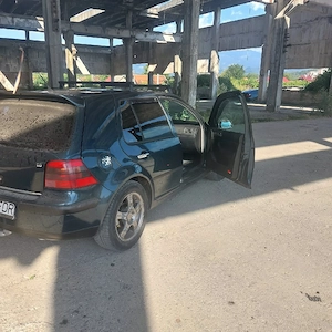 vand golf 4, 1,6 benzina,an 2003 perfect functionala - imagine 2