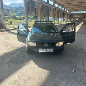 vand golf 4, 1,6 benzina,an 2003 perfect functionala - imagine 5