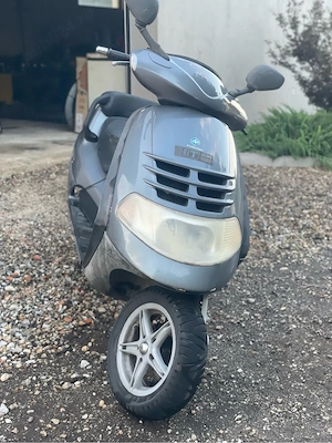scuter Piagio 150 cmc - imagine 5
