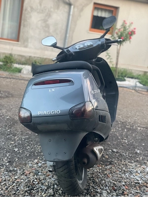 scuter Piagio 150 cmc - imagine 4