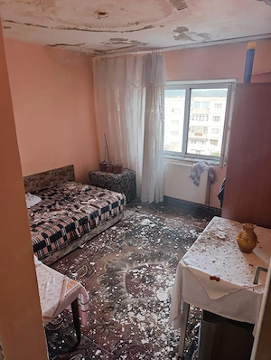 Proprietar.Vând apartament cu 2 camere decomandat,preț.22.000    negociabil.tel    - imagine 3