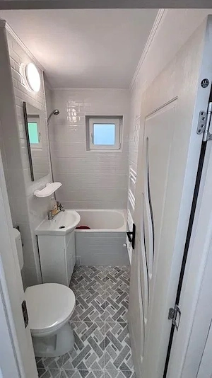 Dambu Pietros - Vanzare apartament 3 camere - Str. Godeanu - imagine 8