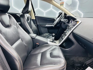 Volvo XC60 - imagine 19
