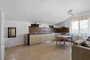 Apartament de inchiriat cu 3 camere in zona Intim - imagine 4