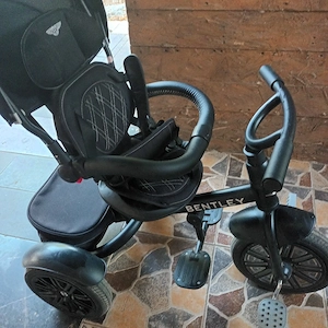 Vând tricicleta pentru copii