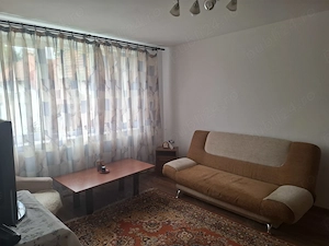 Închiriez apartament 