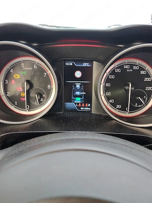 Vând Suzuki Swift 2023 - imagine 5