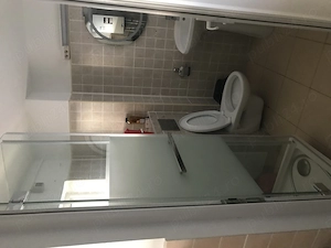 Închiriez garsoniera Mamaia bulevard Mamaia vila safira vizavi de hotel Vega tot nou in ea , foarte  - imagine 3