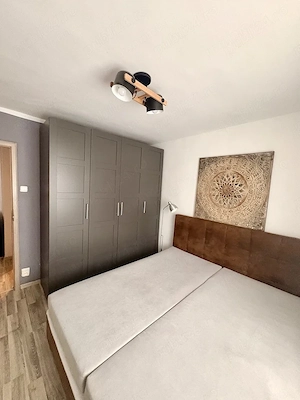 Închiriez apartament cu 3 camere, situat pe Calea Moșilor Burebista - imagine 5