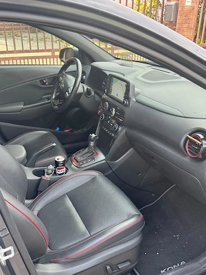 Vand Hyundai Kona 1.6 CRDI Cutie automata 7+1 an 2020 - imagine 5