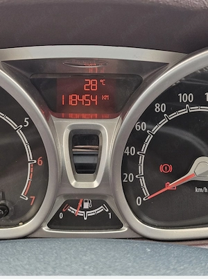 -Vând Ford Fiesta din anul 2011 cu 118.000 km- - imagine 4
