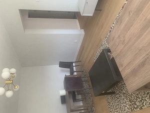 Închiriez apartament  metrou 1 Decembrie