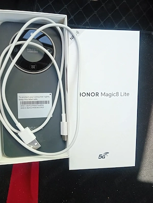 Telefon nou Honor