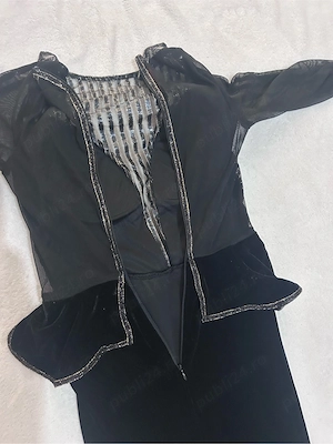 Rochie lungă de seară BBY, mărimea 38 (M)   Stil sirenă din catifea și bust cu sclipici