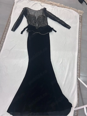 Rochie lungă de seară BBY, mărimea 38 (M)   Stil sirenă din catifea și bust cu sclipici