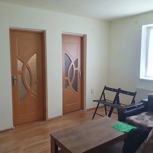 Apartament cu 3 camere de vânzare  - imagine 2
