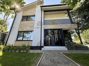 Vilă premium P+1E+M cu piscină, bar și curte spectaculoasă | 648 mp teren | Comuna Berceni