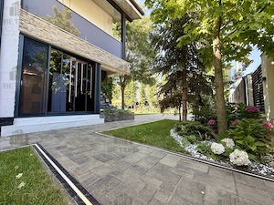 Vilă premium P+1E+M cu piscină, bar și curte spectaculoasă | 648 mp teren | Comuna Berceni - imagine 2