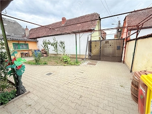 Casa individuala cu 3 camere de vanzare in Lazaret - imagine 4