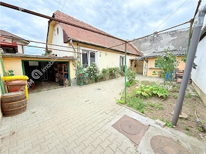 Casa individuala cu 3 camere de vanzare in Lazaret - imagine 2