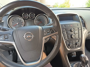 Opel Astra j 2010 benzină 1. 6 - imagine 6