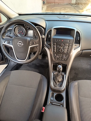 Opel Astra j 2010 benzină 1. 6 - imagine 7