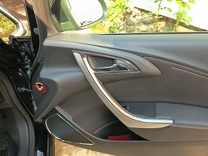 Opel Astra j 2010 benzină 1. 6 - imagine 9