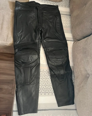 Costum moto piele geaca+pantaloni+accesorii - imagine 4