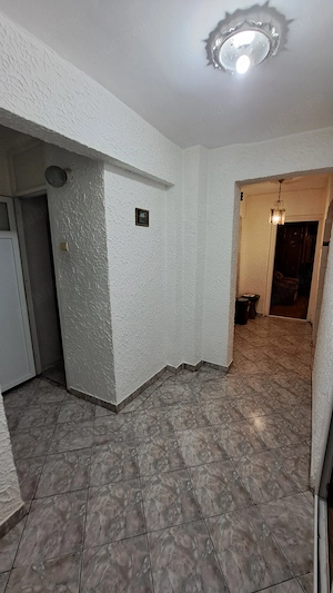 Apartament 3 camere decomandat 80mp 2 grupuri sanitare foarte spațios  - imagine 8