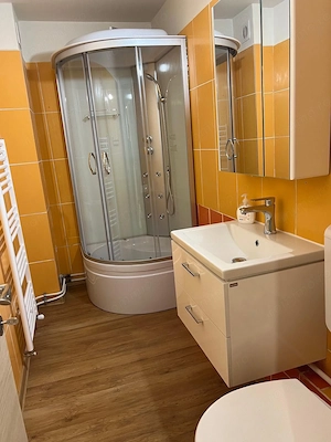 De Închiriat 3 Camere, Centrală proprie, Vitan Mall, Negociabil - imagine 5