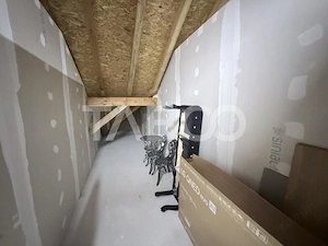 Garsoniera 37,5 mp utili etaj 2 parcare balcon boxa Selimbar Sibiu - imagine 8
