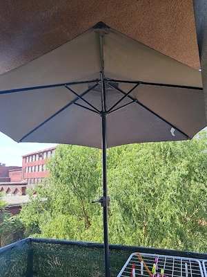 Vînd umbrelă pentru terasă 