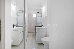 Apartament 3 camere de vânzare în Mangalia, Str. Sirenei . - imagine 4