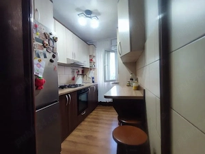 Apartament cu 3 camere zona Primaverii etaj 2 - imagine 4