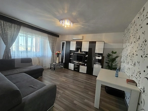 Apartament 3 camere, 60.50 mp, zona Micro 4 - imagine 2