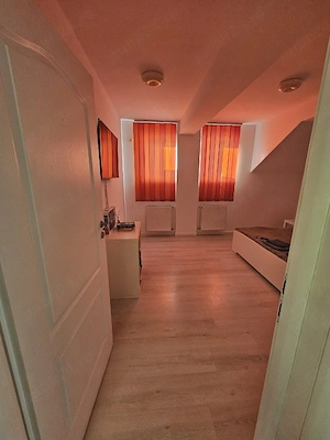 Apartament 2 camere, decomandat, centrala proprie, an 2017, utilat si mobilat complet - imagine 2