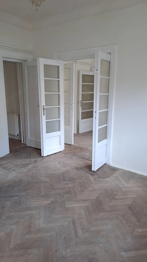 Apartament 3 camere in vila in coproprietate - imagine 5