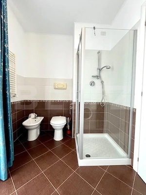 Apartament 2 camere, 61 mp, zona Gheorghe Lazar  - imagine 5