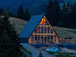 Inchiriez Cabana Vila Colibita A-frame Jacuzzi