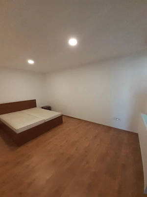apartament 3 camere Sub Arini - imagine 2