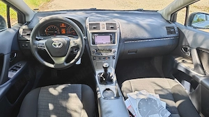 Toyota Avensis 1.8 Benzină 2011 - imagine 2