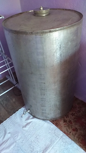 Vand 2 butoaie de inox.