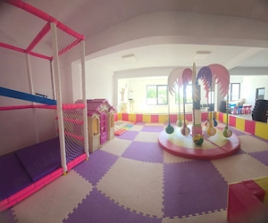 Loc de joaca de inchiriat - imagine 18