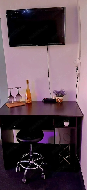 Cameră intimă- parcare privata gratuita - intrare privata - imagine 2