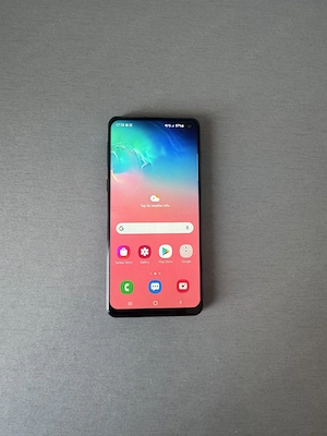 Telefon Samsung S10-128Gb 8Gb RAM   display-ul LCD  spart spate