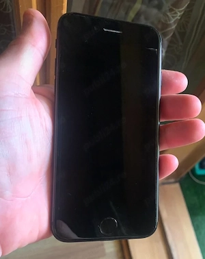 iPhone 8 (64 gb)