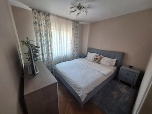 Apartament 4 camere, decomandat, et.1 4, Spl.Campionilor - Lugoj, locatie centrala, linistita - imagine 3
