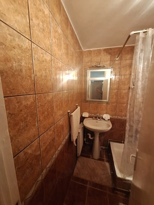 Apartament 4 camere, decomandat, et.1 4, Spl.Campionilor - Lugoj, locatie centrala, linistita - imagine 7