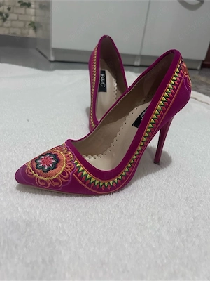 Pantofi Stiletto Fucsia B&C Fashion noi, mărimea 37   Broderie Etnică deosebită